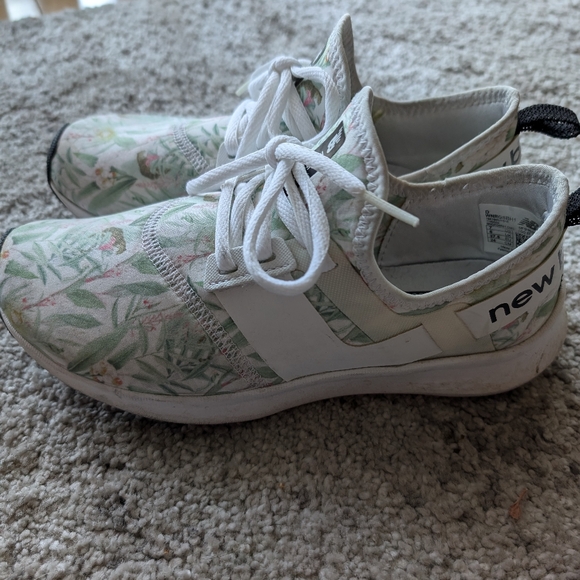New Balance Floral Pastel Walking Shoes - Picture 2 of 7